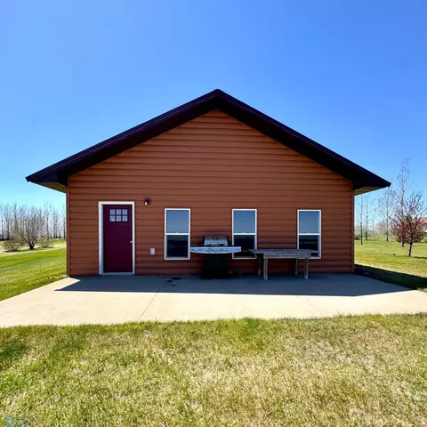 4381 Perch Cir, Wishek, ND 58495
