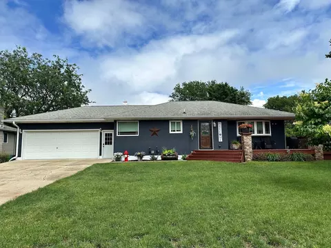 304 N Manyaska St, Sherburn, MN 56171