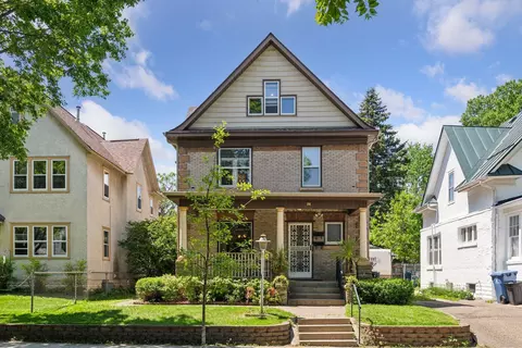 716 4th St NE, Minneapolis, MN 55413