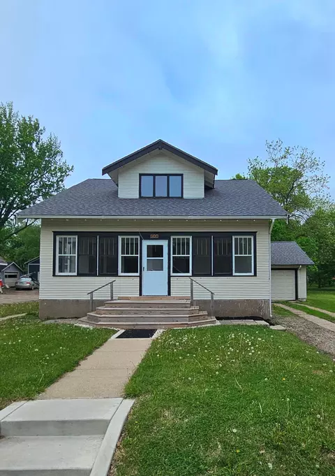 500 Linden Ave SE, Cokato, MN 55321