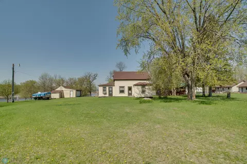 32400 Starland Shore Dr, Dent, MN 56528