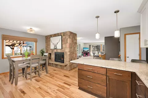 9850 Xerxes Curv S, Bloomington, MN 55431