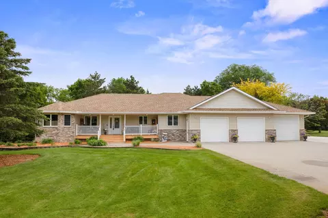 16712 206th Cir, Hutchinson, MN 55350