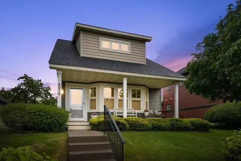 3014 Hazelwood St, Maplewood, MN 55109