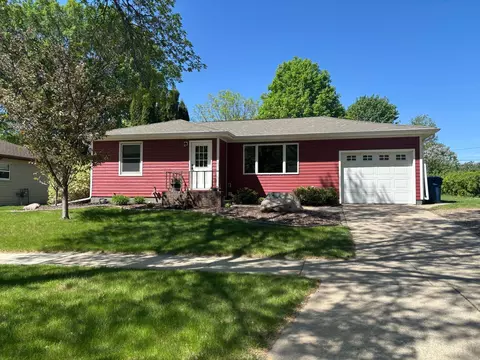 905 N Broadway, Fergus Falls, MN 56537