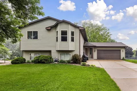 9466 Jareau Ave S, Cottage Grove, MN 55016