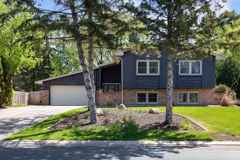 10525 Blaisdell Cir, Bloomington, MN 55420