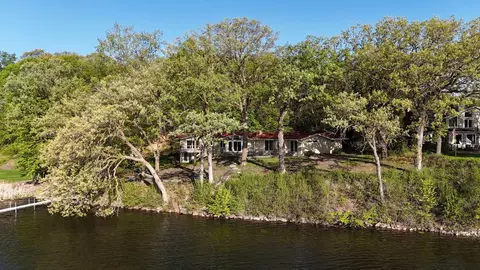 850 Windjammer Ln, Mound, MN 55364