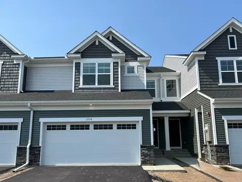 1736 Tyrone Dr, Shakopee, MN 55379