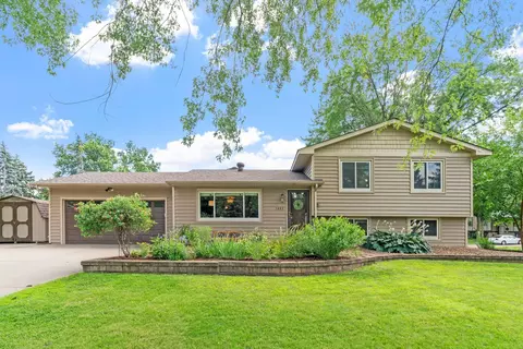 1862 Carnelian Ln, Eagan, MN 55122 photo 2