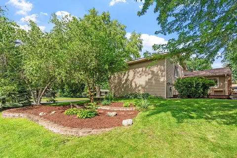 1862 Carnelian Ln, Eagan, MN 55122 photo 4