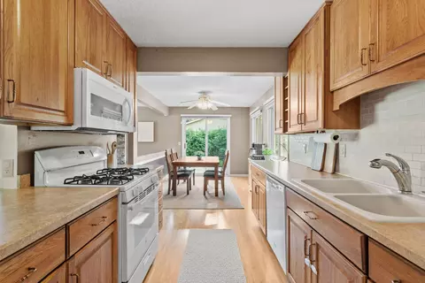 1862 Carnelian Ln, Eagan, MN 55122 photo 22