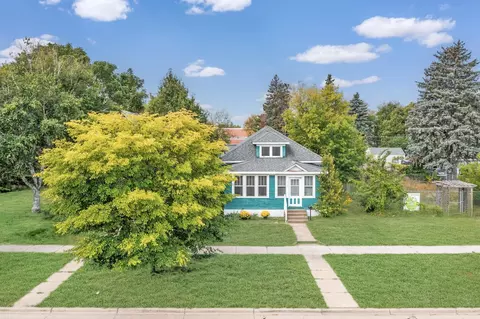 614 S 8th St, Brainerd, MN 56401