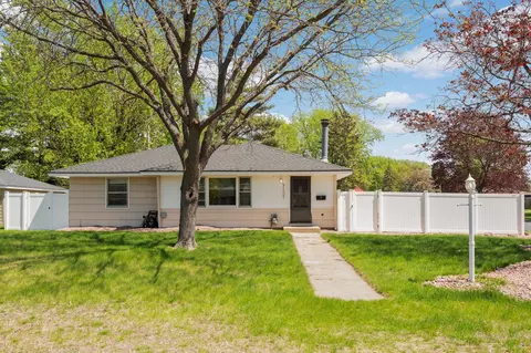 9137 13th Ave S, Bloomington, MN 55425