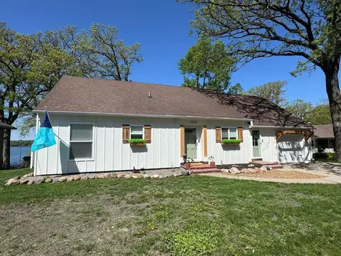 1808 Oakwood Ave, Fairmont, MN 56031