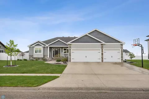 4257 Ponderosa Pl S, Fargo, ND 58104