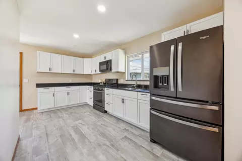 1378 Skywood Ln NE, Fridley, MN 55421
