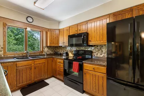 502 N Bruce St, Marshall, MN 56258 photo 15