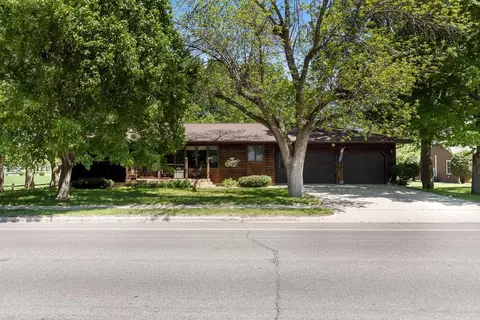 502 N Bruce St, Marshall, MN 56258 photo 2