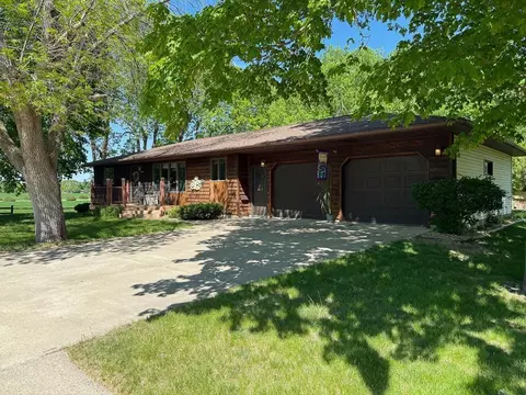 502 N Bruce St, Marshall, MN 56258 photo 4