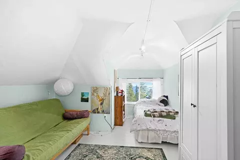 Bedroom - 6029 London Rd, Duluth, MN 55804 photo 4 of 4
