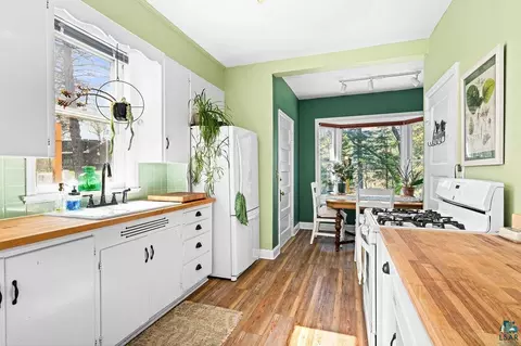 Kitchen - 6029 London Rd, Duluth, MN 55804 photo 1 of 2