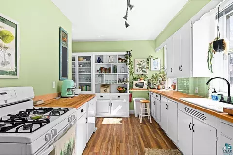 Kitchen - 6029 London Rd, Duluth, MN 55804 photo 2 of 2