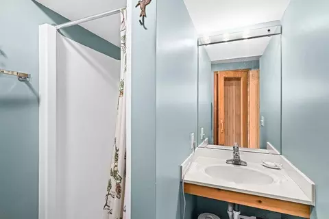 Bath - 6029 London Rd, Duluth, MN 55804 photo 2 of 4