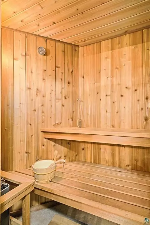 Bath - 6029 London Rd, Duluth, MN 55804 photo 3 of 4