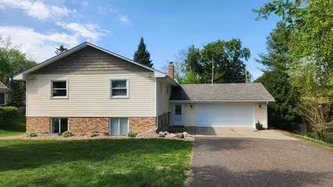 1191 Garden Ave, Roseville, MN 55113
