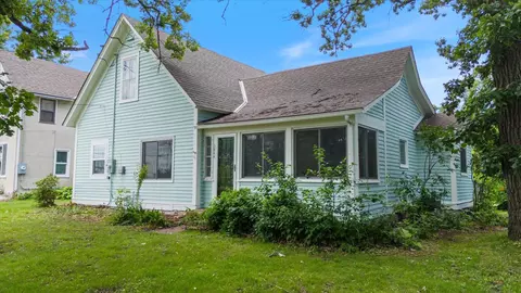 5844 Stagecoach Trl N, Oak Park Heights, MN 55082