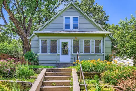 979 Livingston Ave, West Saint Paul, MN 55118