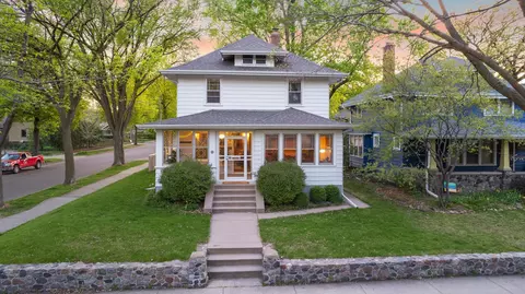 2852 44th Ave S, Minneapolis, MN 55406