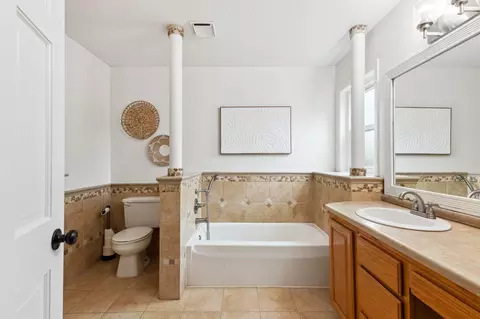 Bath - 5840 Three Oaks Ave, Maple Plain, MN 55359 photo 3 of 6