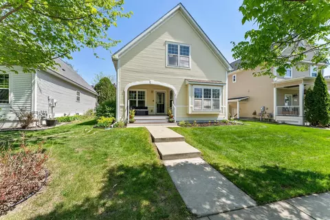 2737 Faulkner Dr, Chaska, MN 55318