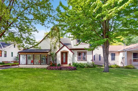 4327 W Broadway Ave, Robbinsdale, MN 55422
