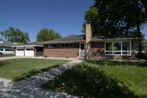 355 N Lexington Ave, Le Center, MN 56057