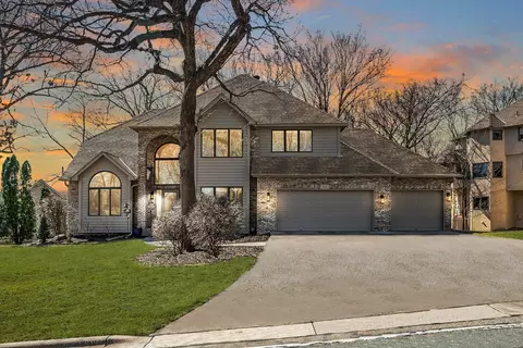 213 Innsbrook Ln, Burnsville, MN 55306