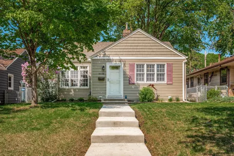 3036 Edgewood Ave S, Saint Louis Park, MN 55426