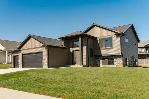 1806 Brandt Dr NE, Byron, MN 55920