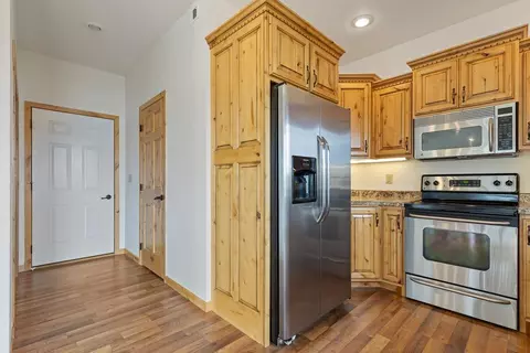 Entry Way - 1555 Dickson Dr, Hendricks, MN 56136 photo 1 of 9