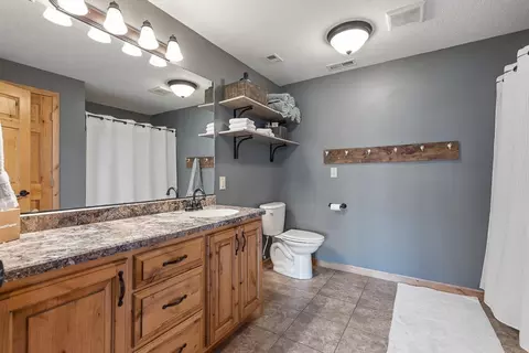 Bath - 1555 Dickson Dr, Hendricks, MN 56136 photo 6 of 11