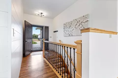 Entry Way - 1555 Dickson Dr, Hendricks, MN 56136 photo 4 of 9