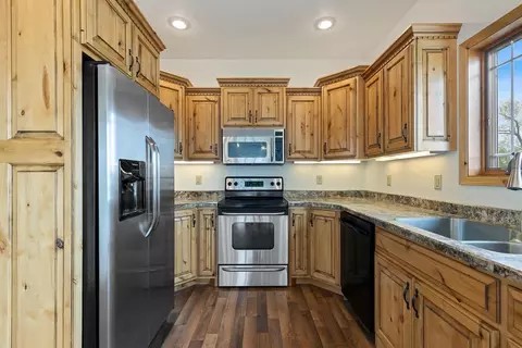 Kitchen - 1555 Dickson Dr, Hendricks, MN 56136 photo 5 of 6