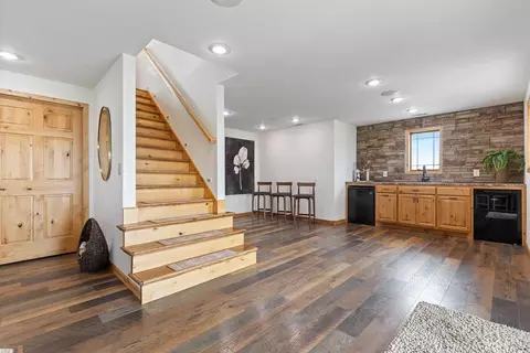 Entry Way - 1555 Dickson Dr, Hendricks, MN 56136 photo 5 of 9