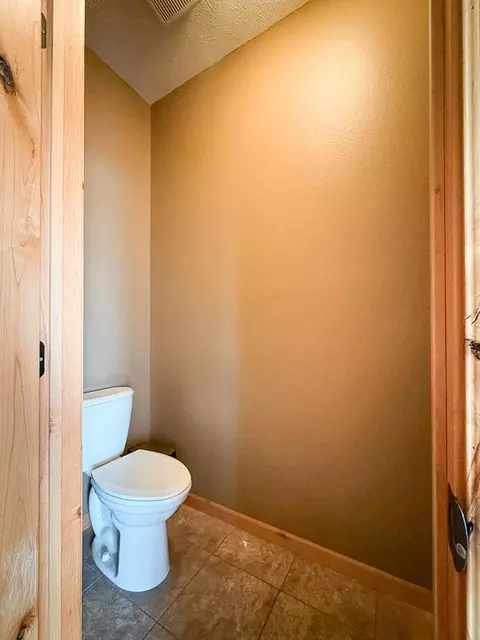 Bath - 1555 Dickson Dr, Hendricks, MN 56136 photo 5 of 11