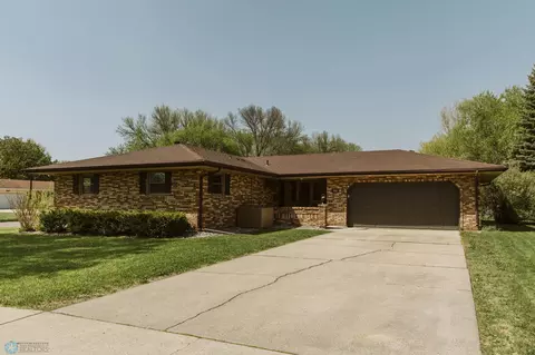 95 N Forest Ave N, Fargo, ND 58102
