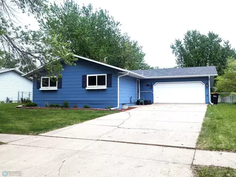 238 10 12 Ave E, West Fargo, ND 58078