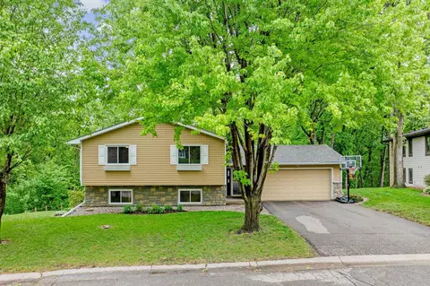 112115 Haering Cir, Chaska, MN 55318