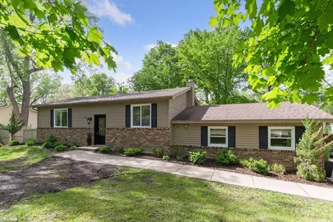 12202 Pioneer Rd, Minnetonka, MN 55343